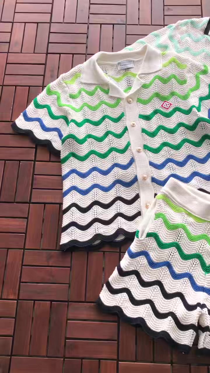 C S Bl C Sweater T-shirt Shorts 3