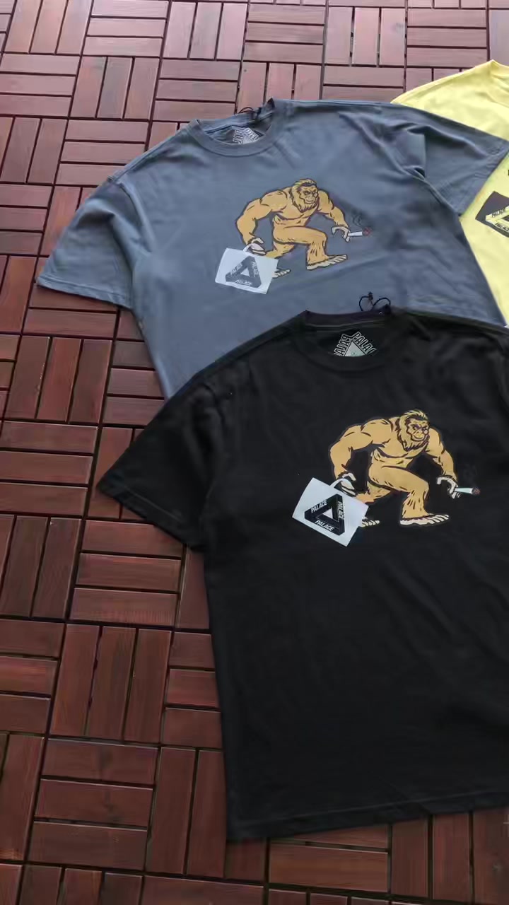 P La E T-shirt · 3