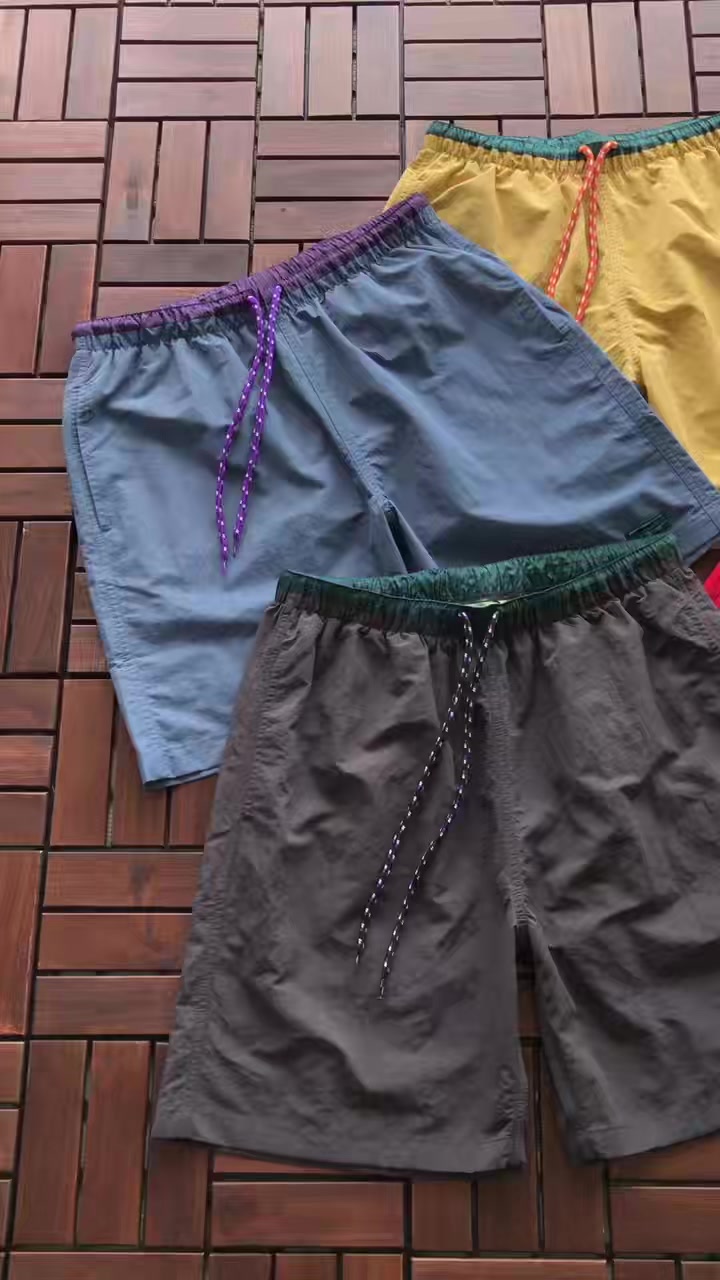 B A S Shorts · 3