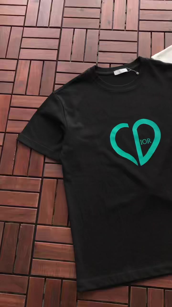 D O T-shirt · 2