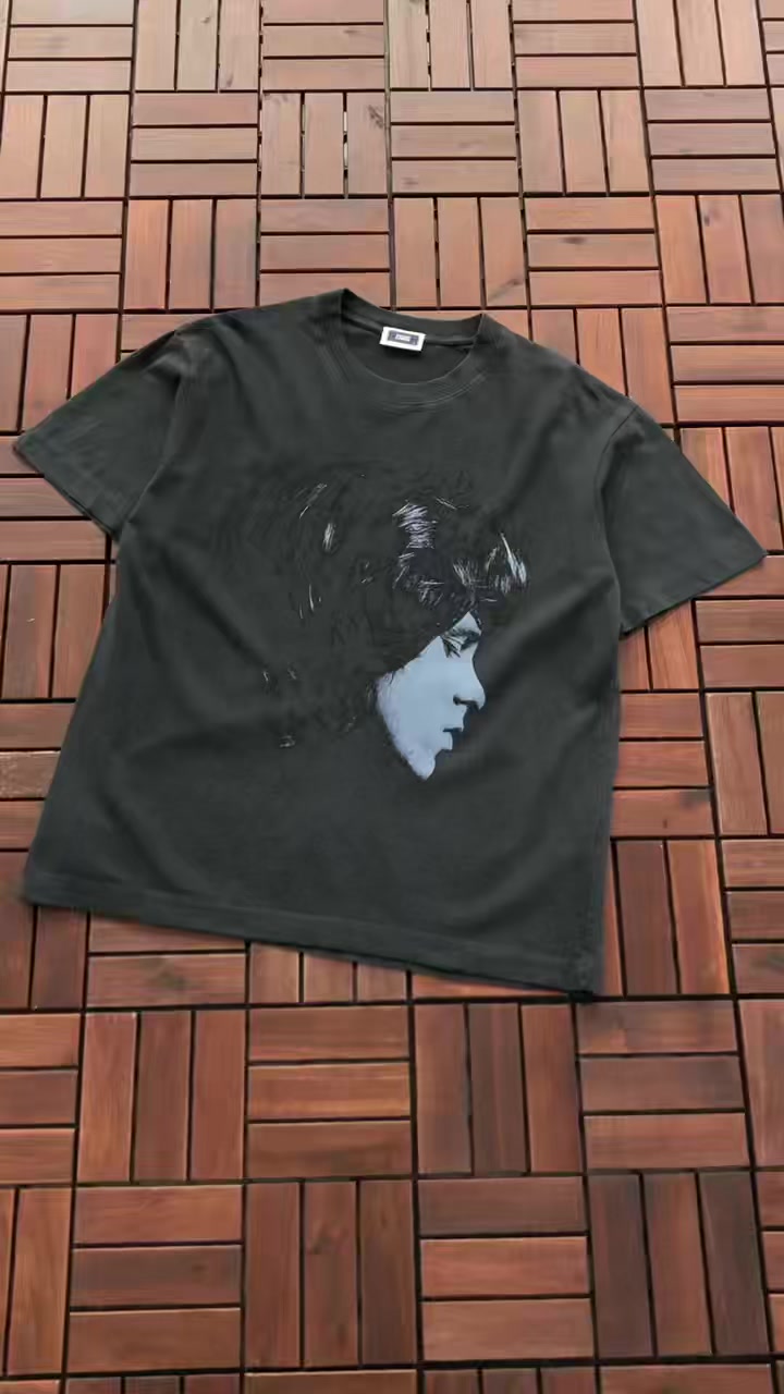K T T-shirt · 2