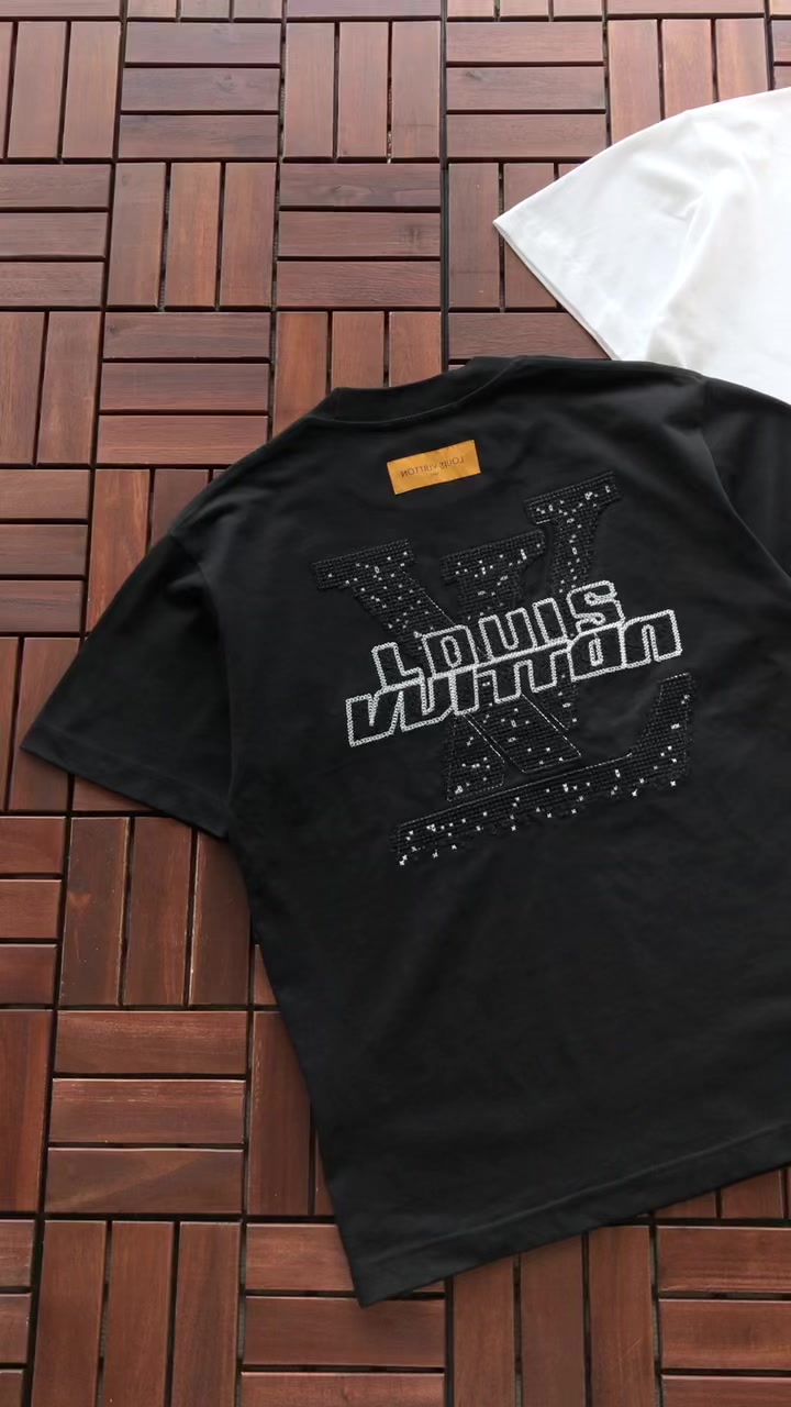 L T-shirt · 2