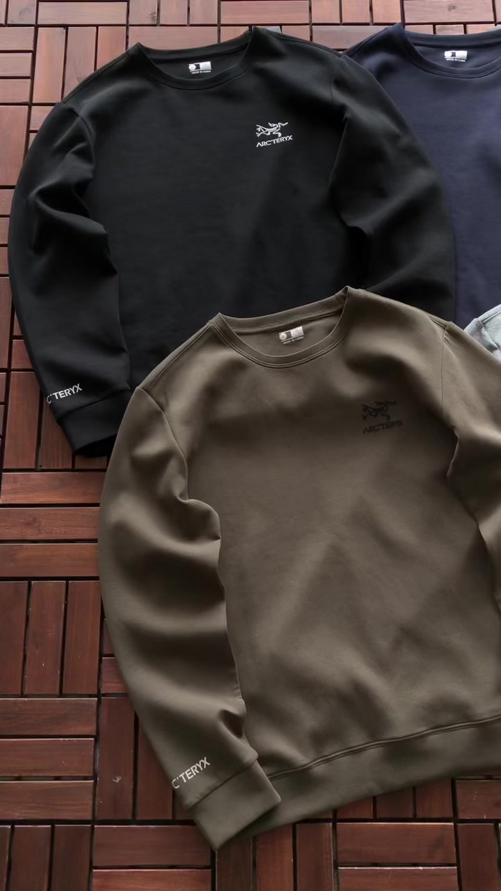 A T Yx Sweater 3