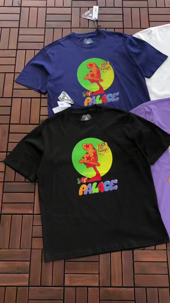 P La E T-shirt 3