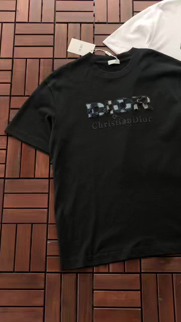 D O T-shirt 2