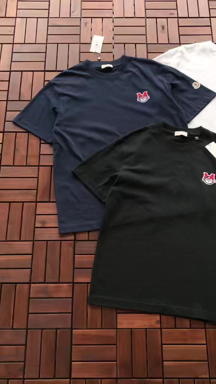 M R T-shirt · 2