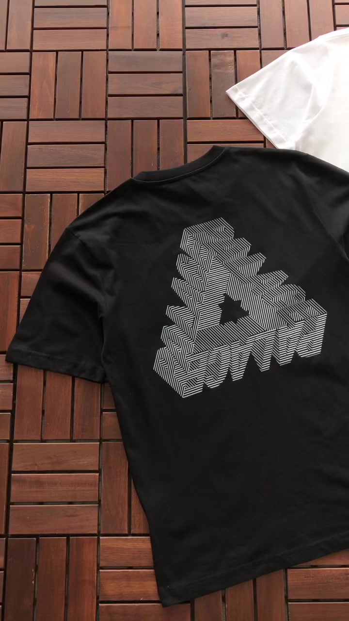 P La E T-shirt 2