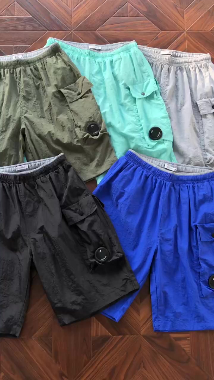 C.p. Shorts · 4