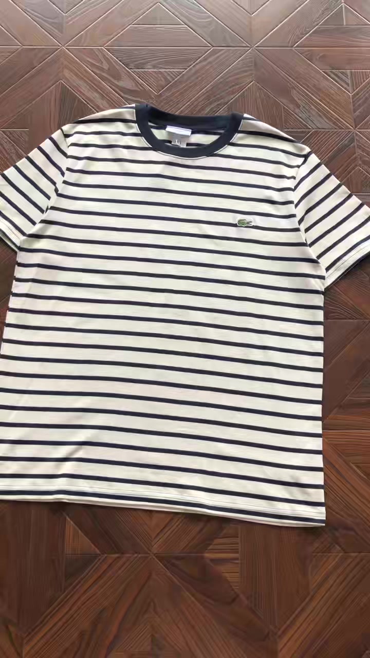 L⭐ C⭐ St⭐ T-shirt · 4