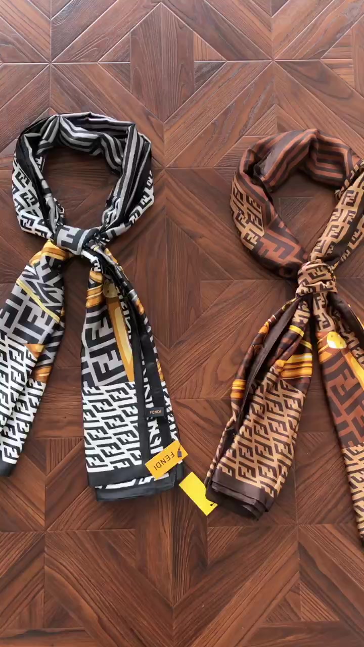 F⭐ ⭐ D⭐ Scarf