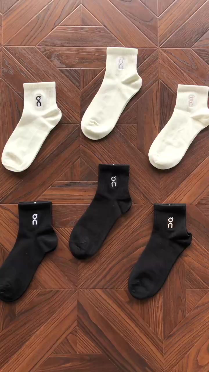 On Ru⭐ ⭐ I⭐ G Socks