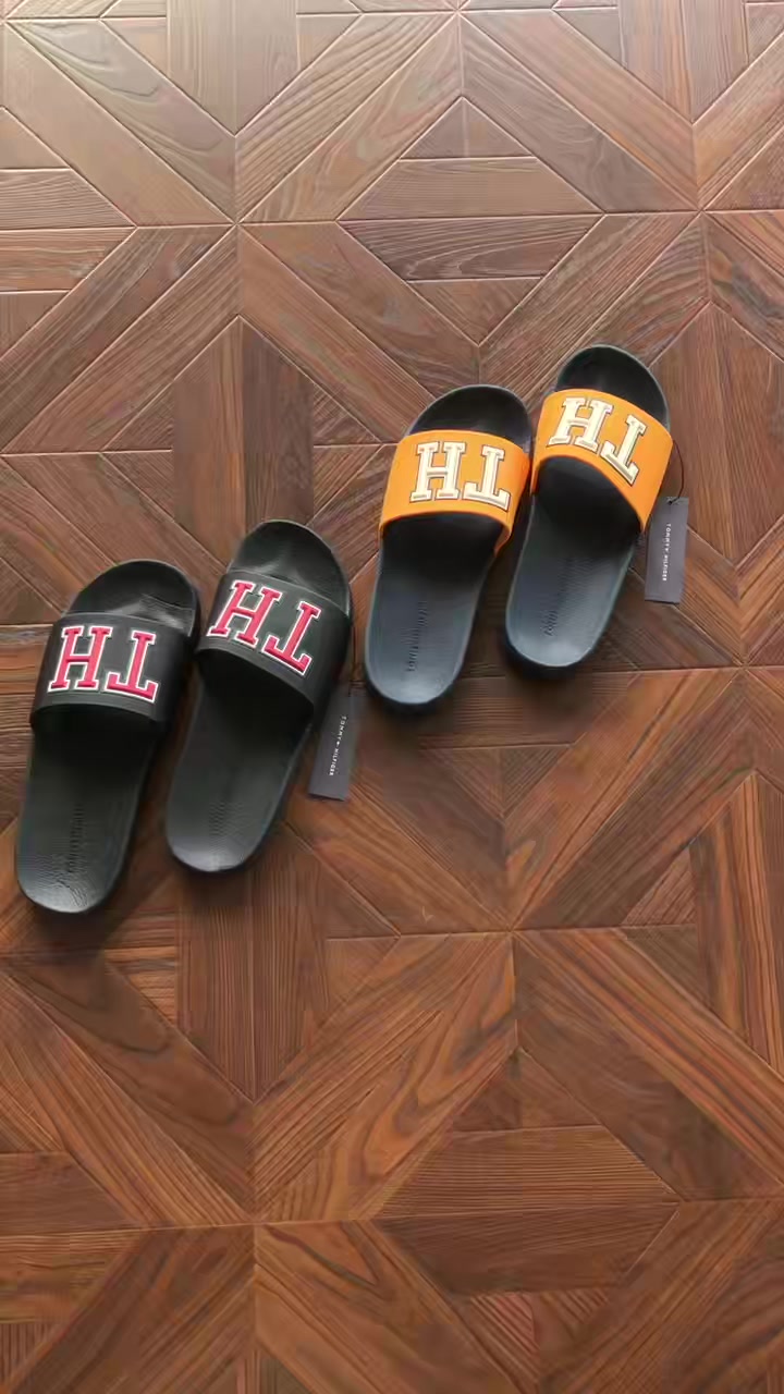 T ⭐⭐ ⭐ H⭐⭐ ⭐r Slippers