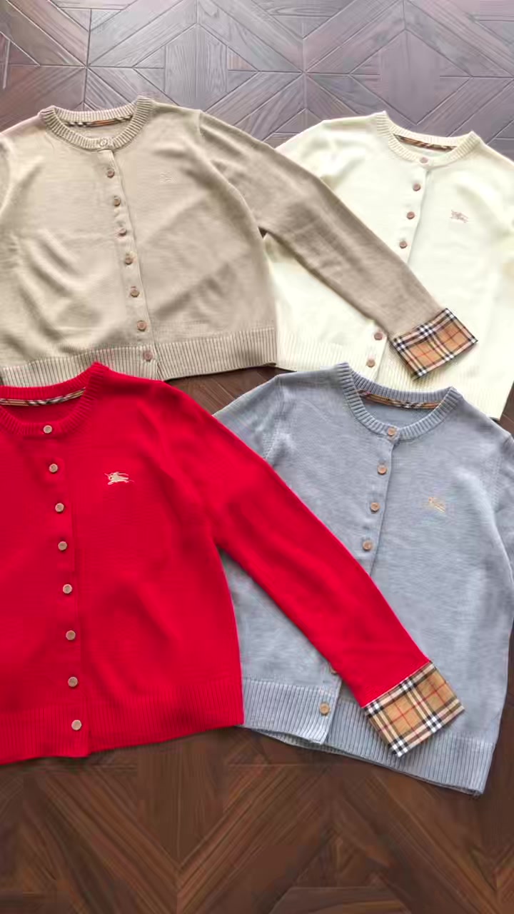 B⭐ Rb⭐ Rry Sweater · 2