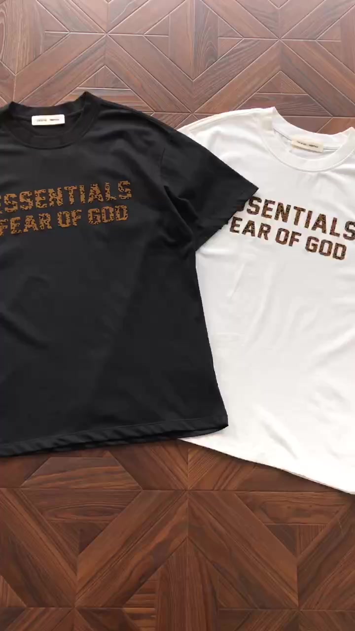 Essentials T-shirt 4