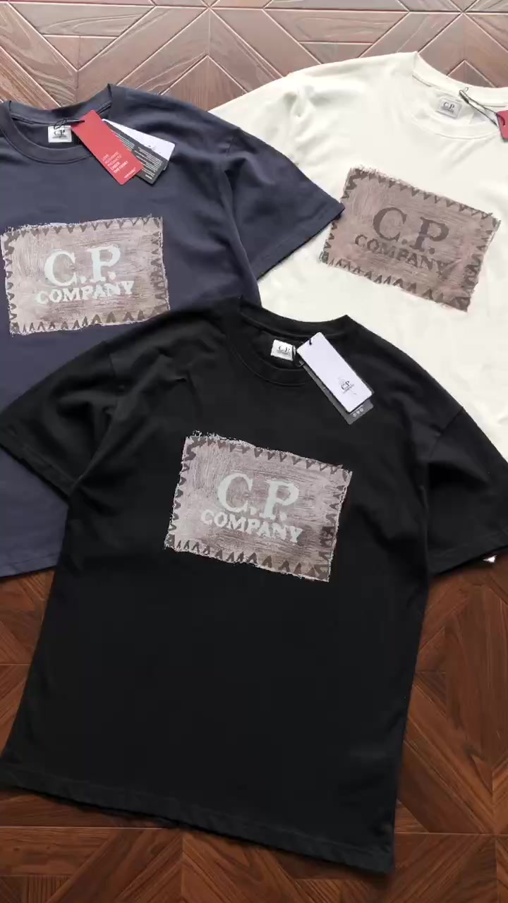 C.p. T-shirt · 4