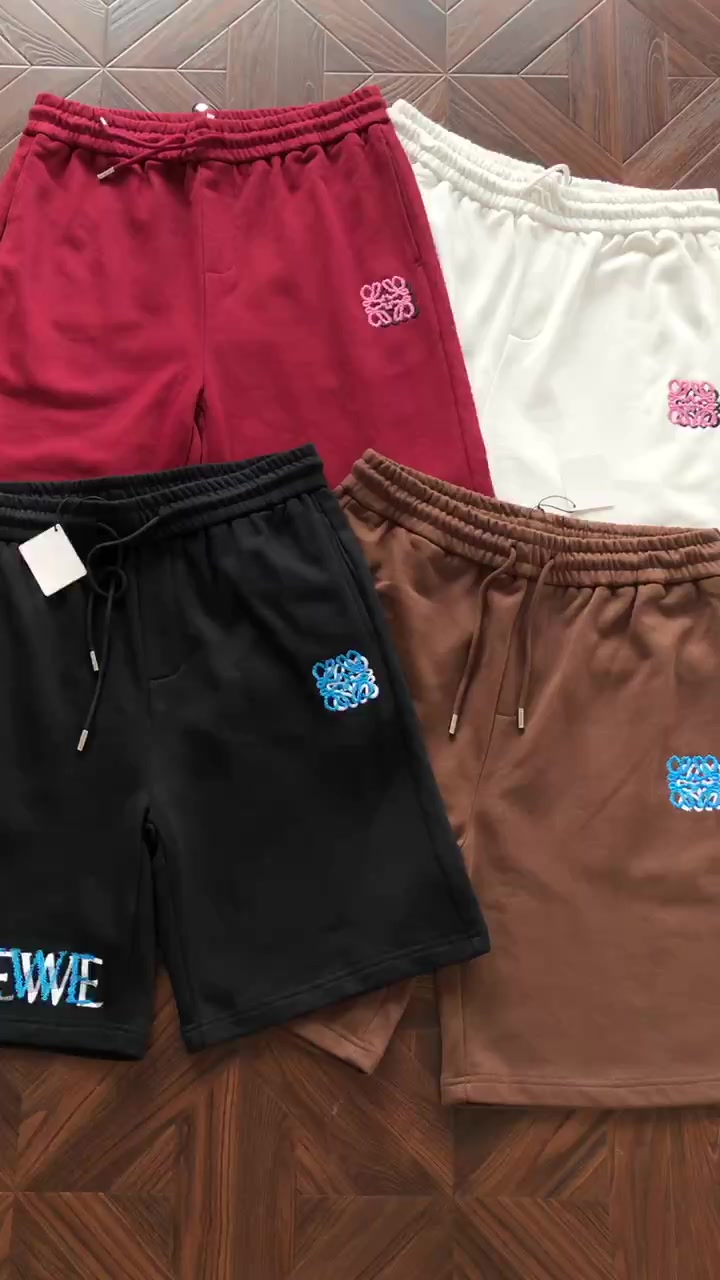 L⭐e⭐ ⭐ Shorts · 4