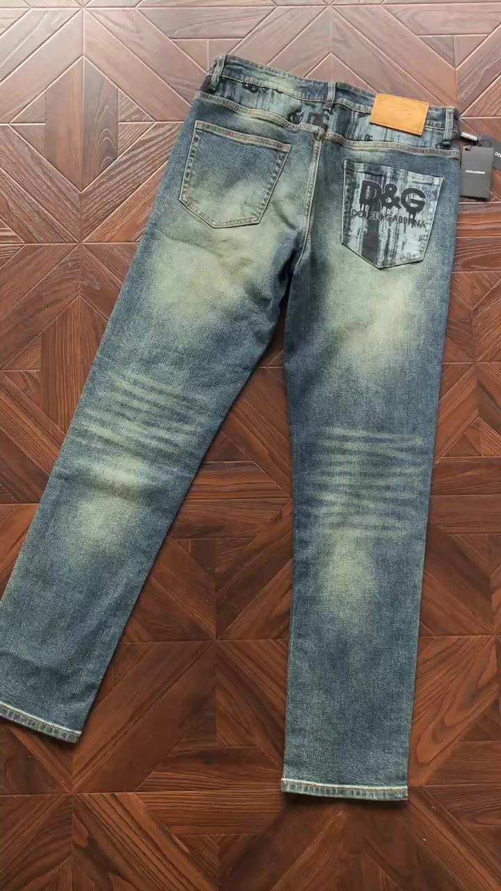 D⭐lc⭐ Ga⭐b⭐⭐a Trousers · 4